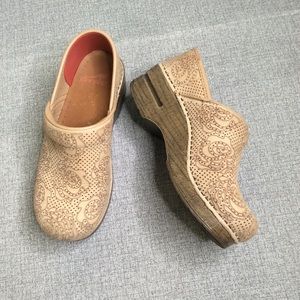 Dansko Tan Floral